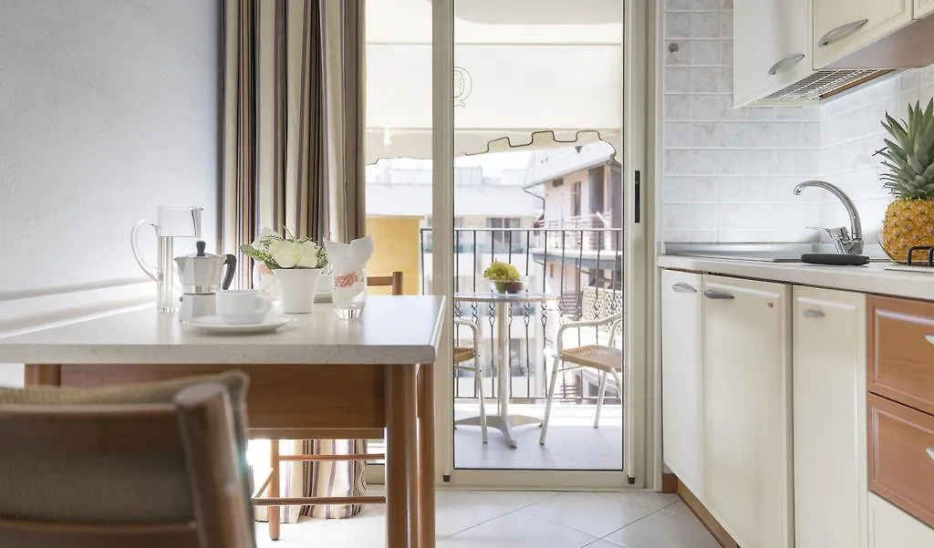 Residence Queen Ρίμινι 3*,  Ιταλία