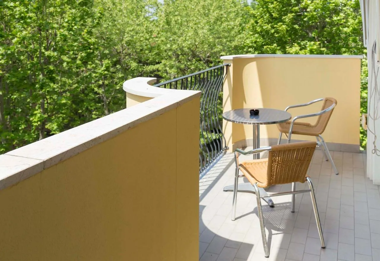 Residence Queen Ρίμινι Ξενοδοχείο με διαμερίσματα